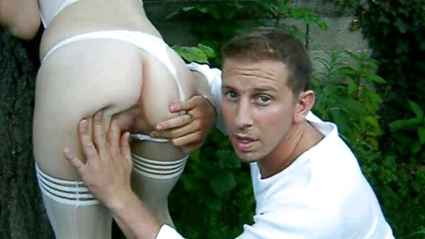 اثنين من الرجال ذوي الدم الساخن يمارس الجنس مع كتكوت سلوتي سكس اجنبي محارم مترجم بيثاني بنز