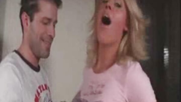 كتي الشقراء جادا ستيفنز تقدم نفسها عن طيب خاطر سكس اجنبي مترجم إلى رجل أسود
