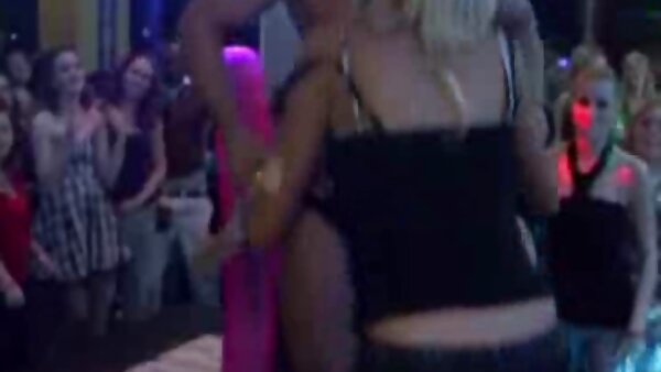 قائظ في سن المراهقة ميغان سكس اجنبي نار مترجم المطر مص الديك العصير في بوف