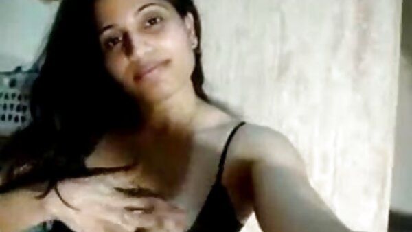 Vanilla مقاطع سكس عربي واجنبي DeVille يعطي اللسان الصلب لصديقها قرنية