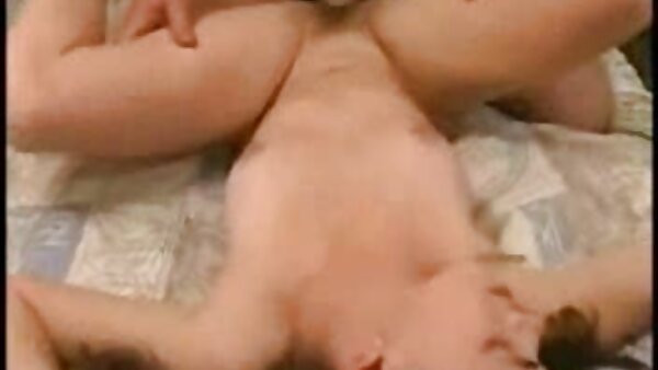 مغر الزانية يحصل بوسها مارس الجنس دون خلع سراويل سكس عربي اجنبي مترجم داخلية لها
